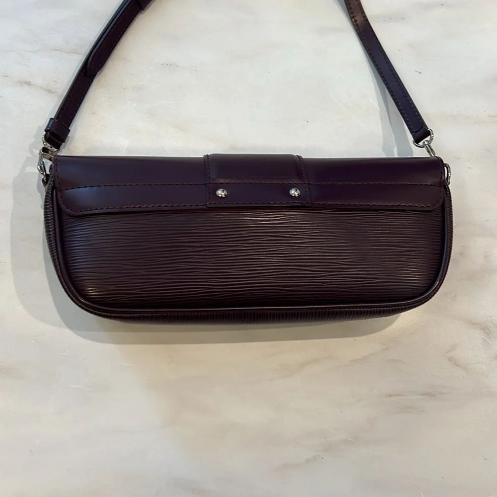 Louis Vuitton Cassis Epi Leather Montaigne Clutch Bag!